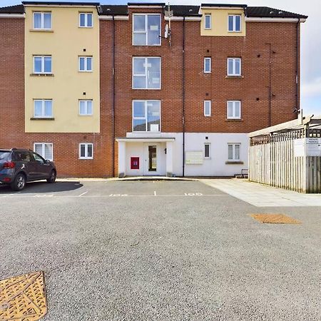 Chic City Centre Apartment With Allocated Parking Swansea Exteriér fotografie