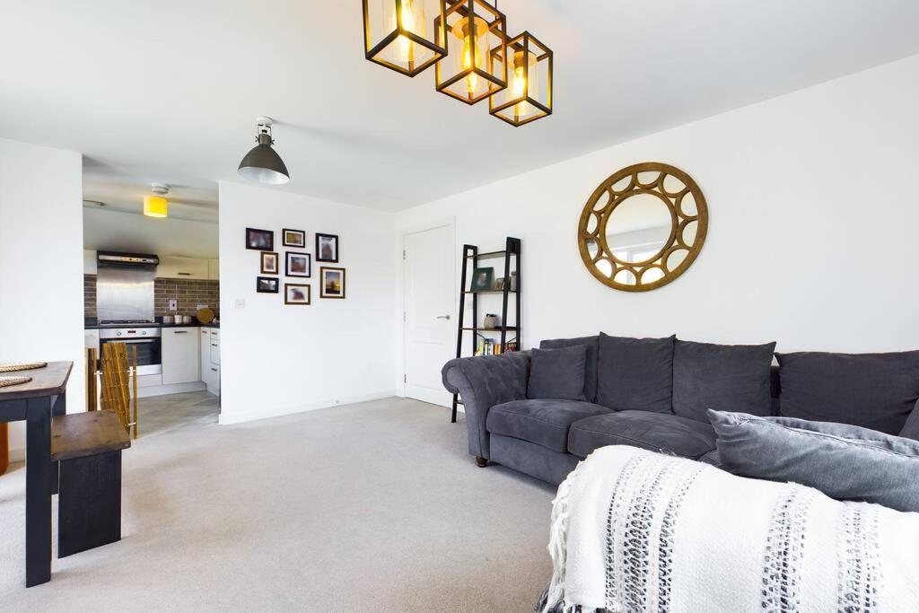 Chic City Centre Apartment With Allocated Parking Swansea Exteriér fotografie